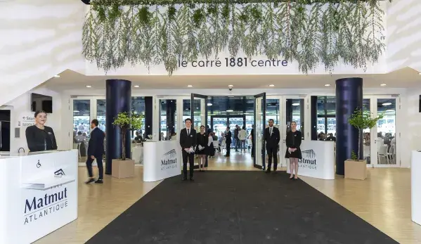 Entrée salon Carré Centre 1881